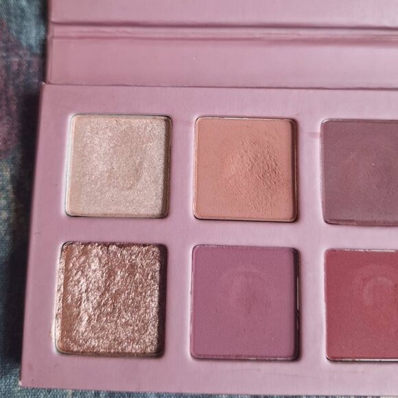 💗 LAWLESS – The Baby One Eyeshadow Palette (Used a Few Times, Great Condition) - Picture 2 of 5
